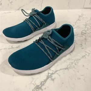 Brand new Vessi Cityscape waterproof shoes. Women’s size 7